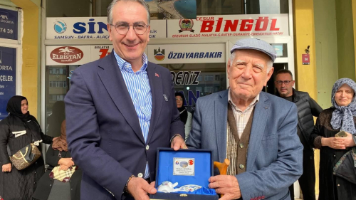 Sürmene Belediye Başkanı Azizoğlu’ndan Anlamlı Paylaşım